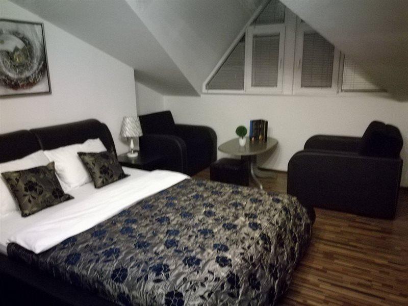 Hostel Kalonis Skopje Bagian luar foto