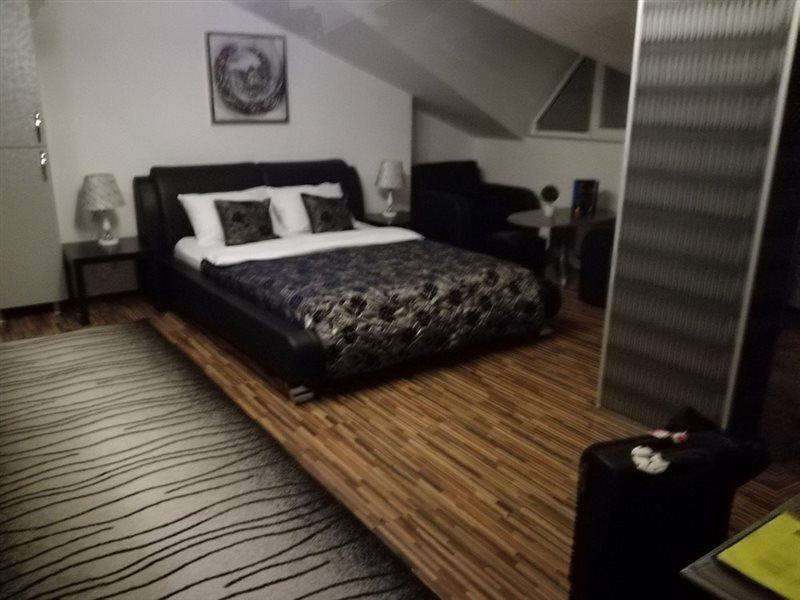 Hostel Kalonis Skopje Bagian luar foto
