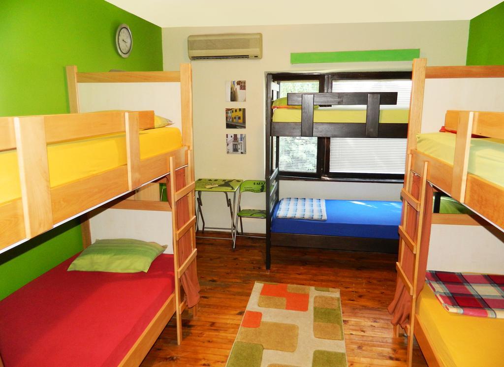 Hostel Kalonis Skopje Ruang foto
