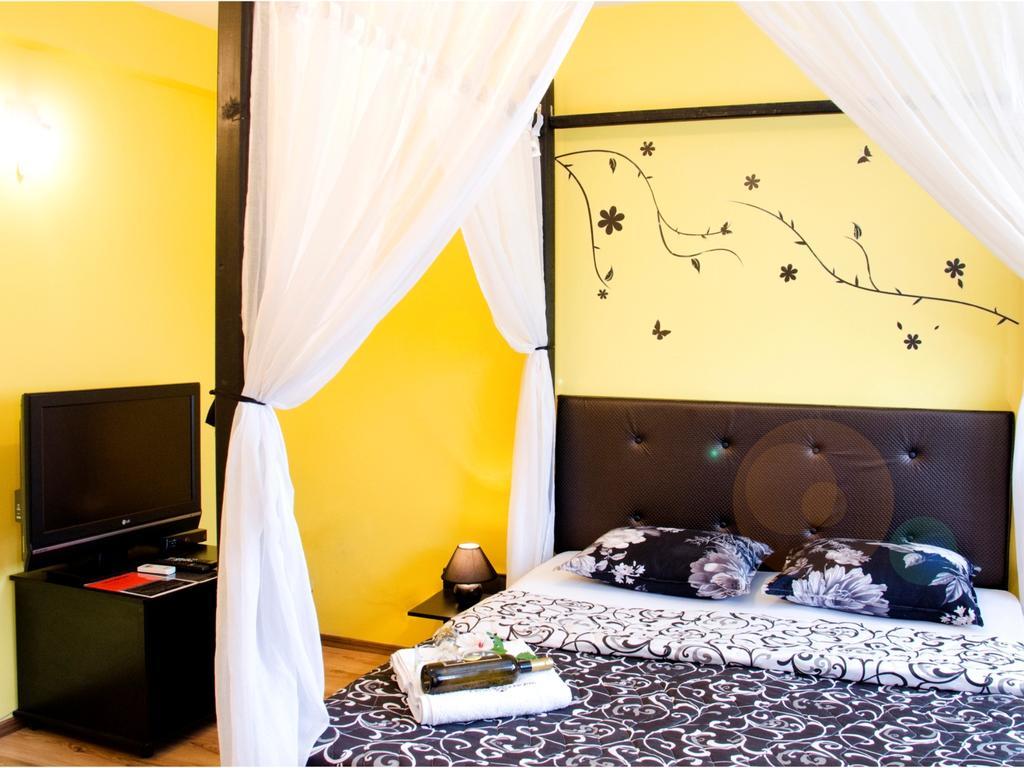 Hostel Kalonis Skopje Bagian luar foto