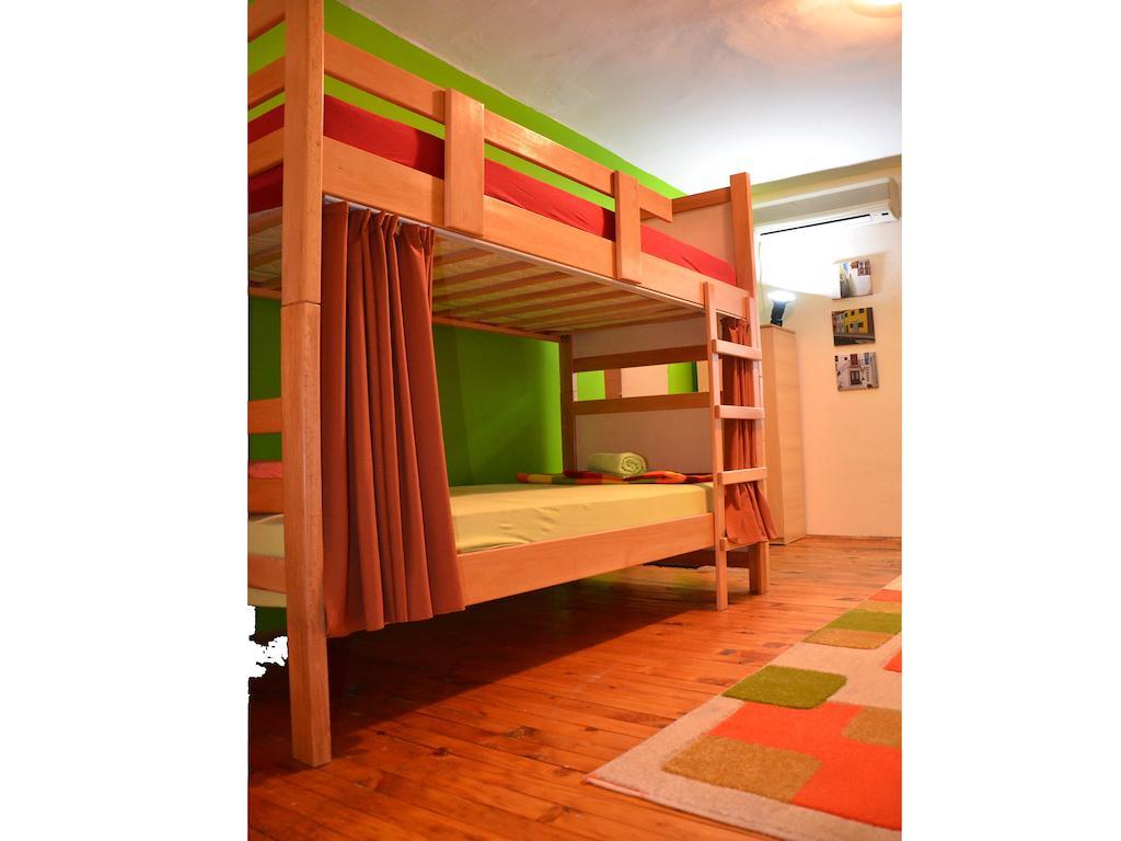 Hostel Kalonis Skopje Ruang foto